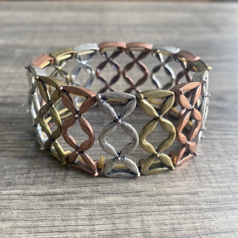 Elastic bracelet